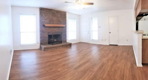 1063 Irene St, Burleson TX  76028-6449 exterior