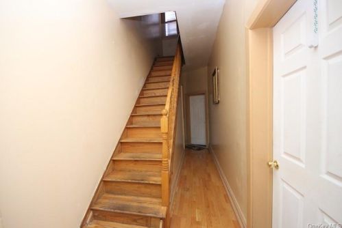 2146 Mapes Ave, Bronx, NY 10460-1235