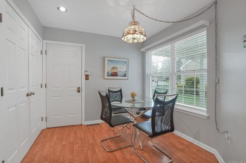 118 Hitching Post Ln, Yorktown Hgts NY  10598-2833 exterior