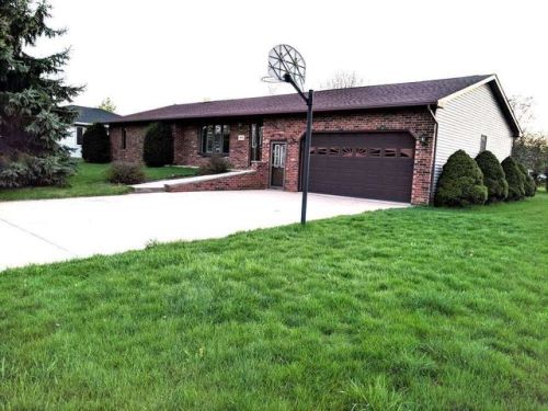 605 Elm Ridge St, Centralia, IA 52068-9552