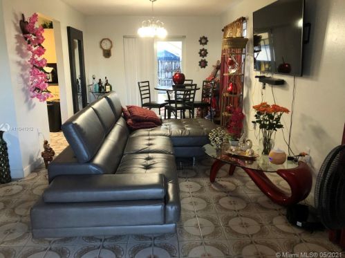 4520 10th Ave, Hialeah, FL 33013-2102
