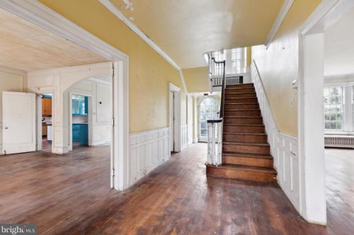 6424 City Ave, Philadelphia, PA 19151-2410