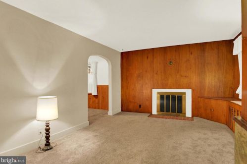3520 Schoolhouse Ln, Harrisburg, PA 17109-4729