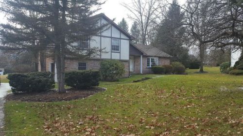 104 Northwood Cir, Sugarloaf, PA 18249-1054