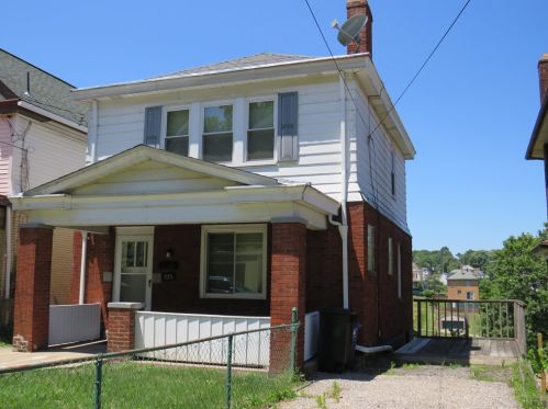 225 Agnew Ave, Pittsburgh, PA 15210-4211
