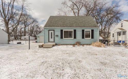 805 Tappan St, Maumee, OH 43537-3557