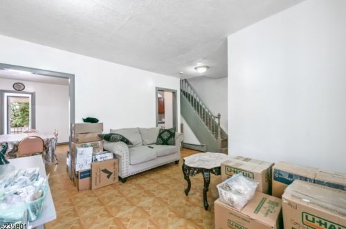 103 Clifton Ave, Newark, NJ 07104-1017