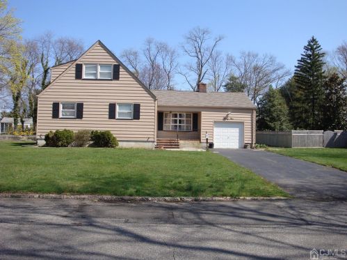 25 Farmingdale Rd, East Brunswick, NJ 08816-2864
