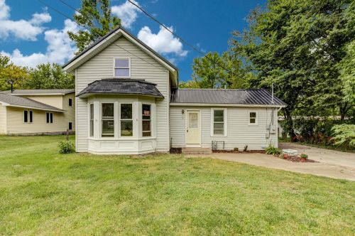 375 2nd St, Cokato, MN 55321-4592