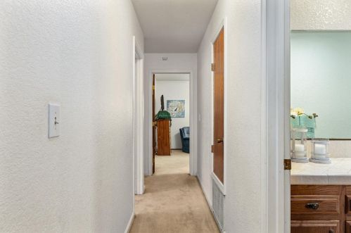 6135 Shoshone Dr, Manteca CA  95336-2562 exterior