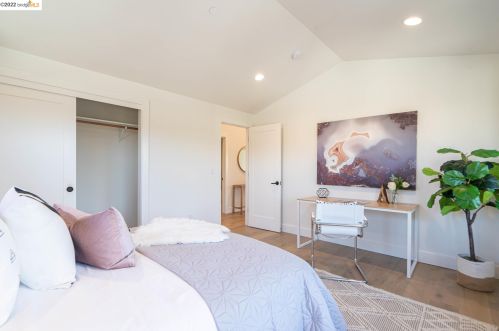 1049 61 St, Oakland CA 94608-2355 exterior