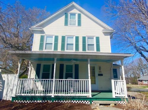 15 Fairview Ave, Ellington, CT 06029-4218