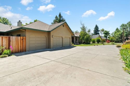 2513 Martingale Ct, Santa Rosa, CA 95401-0803