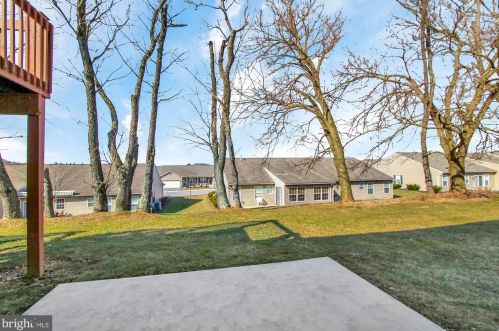 142 Furlong Way, Red Lion PA 17356-8775 exterior