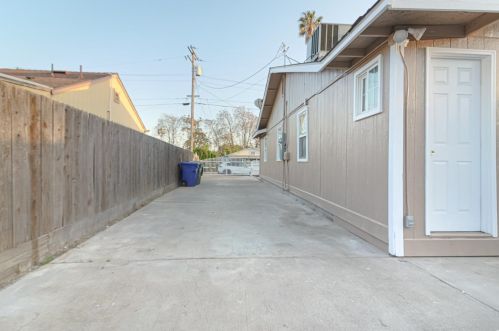 1731 Connie Way, Modesto CA  95354-4216 exterior