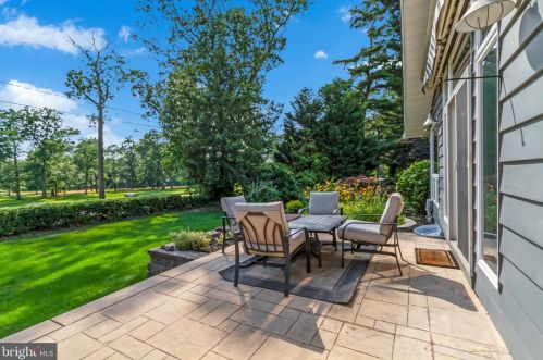 1014 Thomas Ave, Riverton NJ  08077-2321 exterior