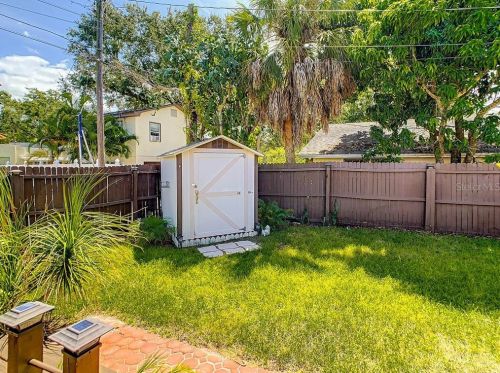 945 14th St, Saint Petersburg FL  33705-1242 exterior