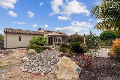 14203 Caminito Vistana, San Diego CA 92130-3724 exterior