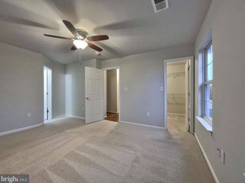 5765 Rhode Island Dr, Woodbridge VA  22193-3830 exterior