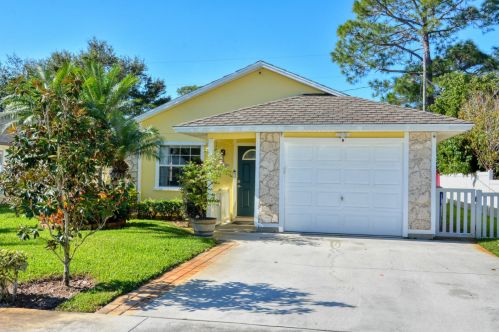 1455 20th Ave, Vero Beach, FL 32960-3672