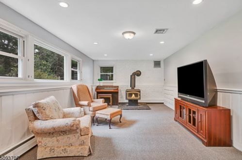 36 Lake Dr, Dover NJ  07869-3459 exterior