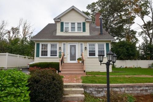 16 Dodge Ave, Worcester, MA 01606-2468