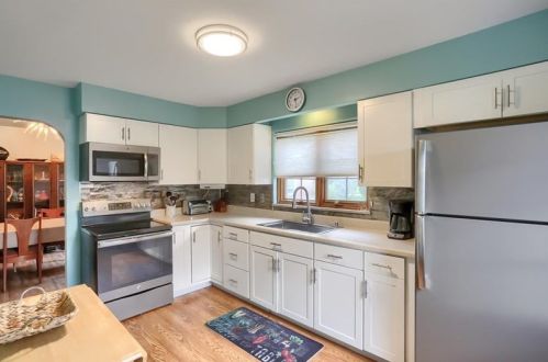 1812 Dailey Ave, Latrobe PA 15650-3027 exterior