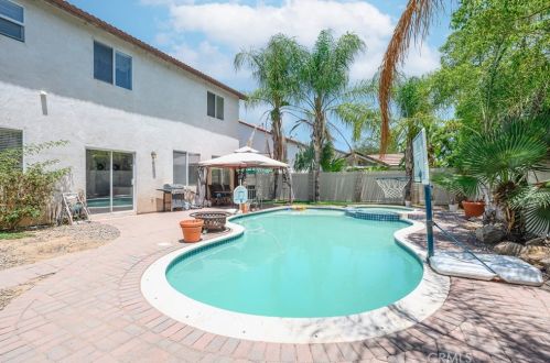 12607 Orangeblossom Ln, Riverside CA  92503-7059 exterior