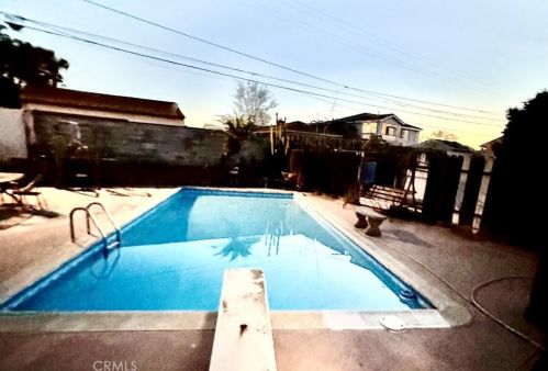 376 229th Pl, Long Beach, CA 90745-4908