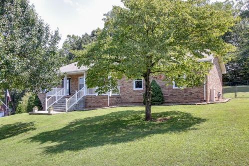 1110 Ridgecrest Dr, Dickson TN  37055-6003 exterior