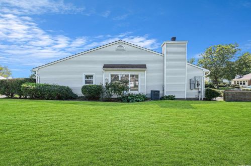80 Standish Dr, Mount Sinai NY  11766-2620 exterior