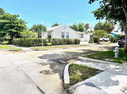 6514 Garden Ave, West Palm Beach FL  33405-4214 exterior