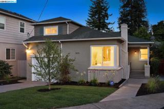 2621 Hickory St, Oakland, CA 94602-2116