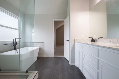 1519 Rustic Timbers Ln, Lewisville TX  75028-1432 exterior