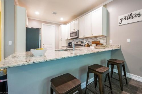 7887 Bristol Cir, Naples FL  34120 exterior