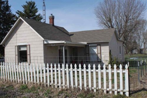 3324 Water St, Vallonia, IN 47281-9543