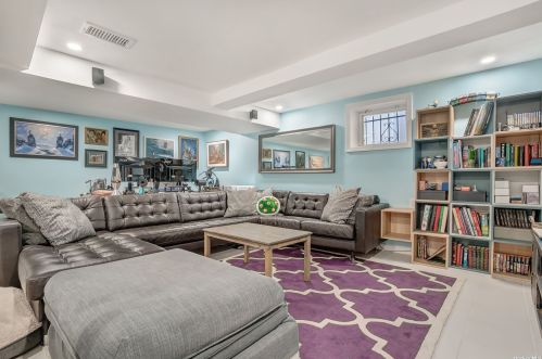 136-17 Bch Channel Dr, Far Rockaway NY  11694-2402 exterior