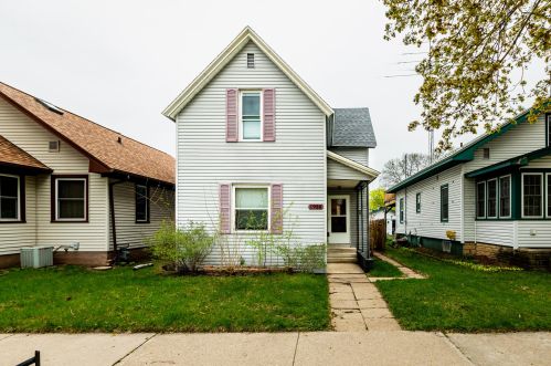 1928 Loomis St, La Crosse, WI 54603-2061