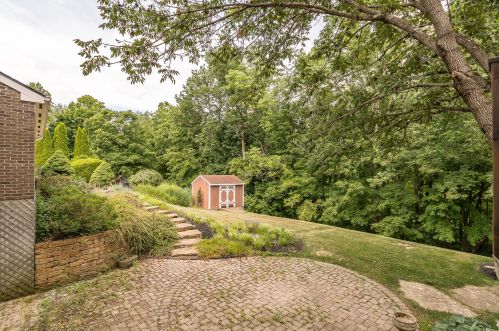 8235 Woodcreek Dr, Florence, KY 41042-9119