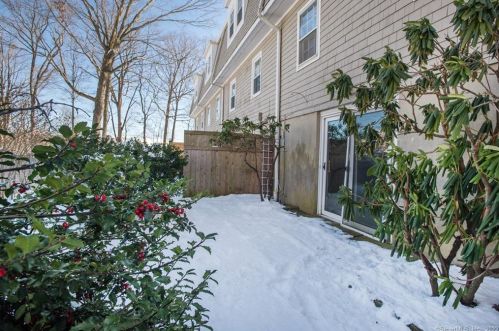 164 Summer St, New Canaan CT  06840-5637 exterior