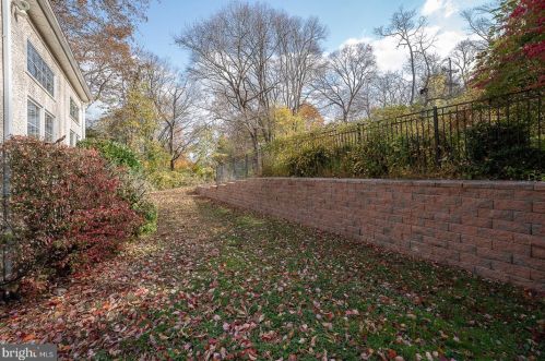 825 Bryn Mawr Ave, Newtown Square PA  19073-4333 exterior