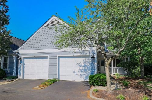 17 Greenhouse Ln, Cincinnati, OH 45209-2363