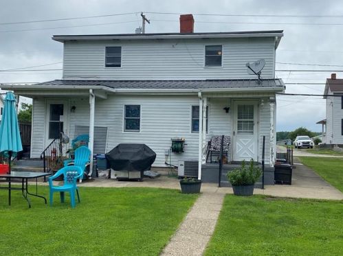 1417 Crawford Ave, South Connellsville, PA 15425-1600