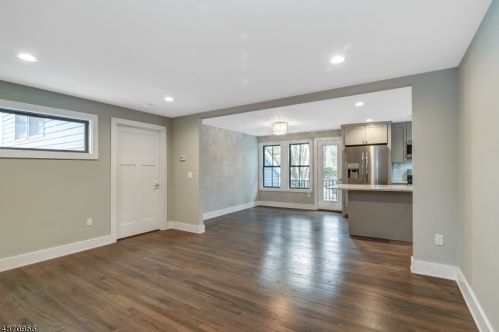 57 Brook St, Springfield NJ  07081-1735 exterior