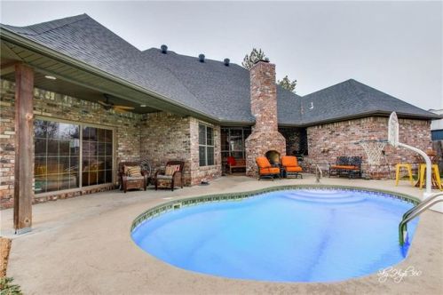 4104 10th St, Bentonville, AR 72712-5659