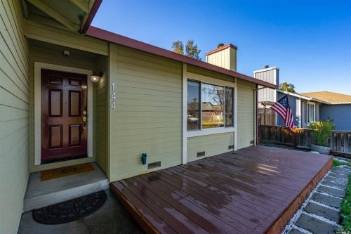 144 Fulton Pl, Windsor CA  95492-9474 exterior