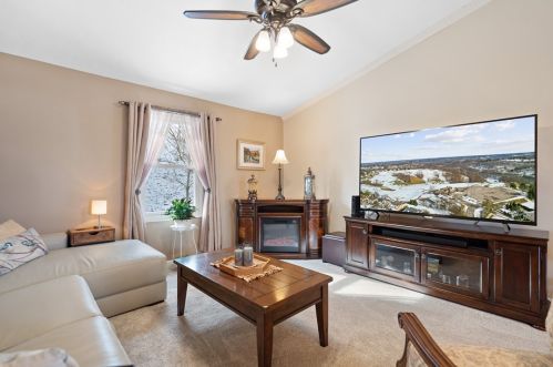 7044 Clubview Dr, Bridgeville PA  15017-1097 exterior