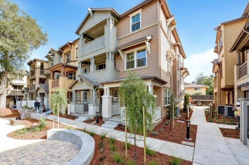279 Calderon Ave, Mountain View CA  94041-1477 exterior