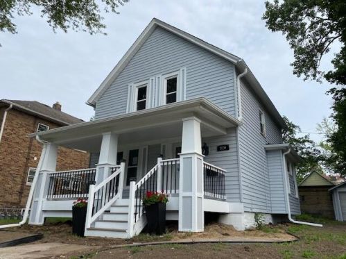 820 65th St, Kenosha, WI 53143-5038