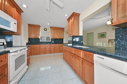 2394 13th Ave, Boynton Beach, FL 33426-5834